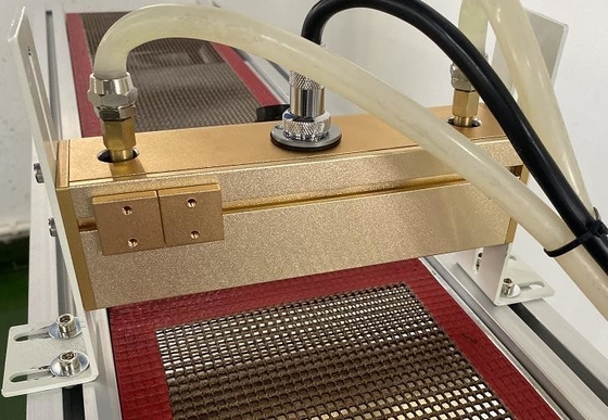 365nm UV Curing Conveyor Systems ระบบระบายความร้อนด้วยน้ำสำหรับเรซิ่น / หมึก / วานิช