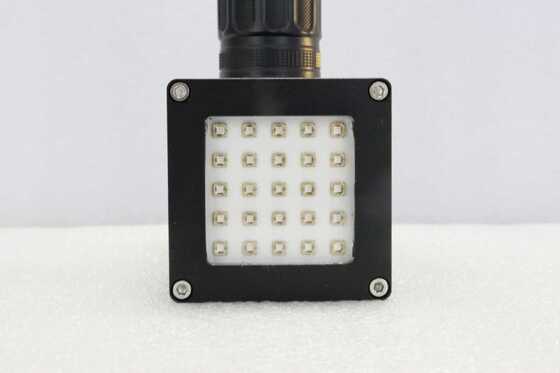 ไฟฉายแสง UV LED ขนาด 365nm ที่มีพลังงานสูงสําหรับการรักษาเรซิน